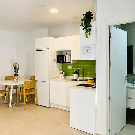 Bnbook Medea 2 Апарт-отель Фуэнхирола