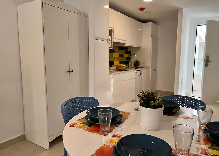 Bnbook Medea 2 3* Fuengirola