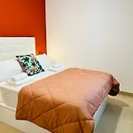 Bnbook Medea 2 Lägenhetshotell 3*